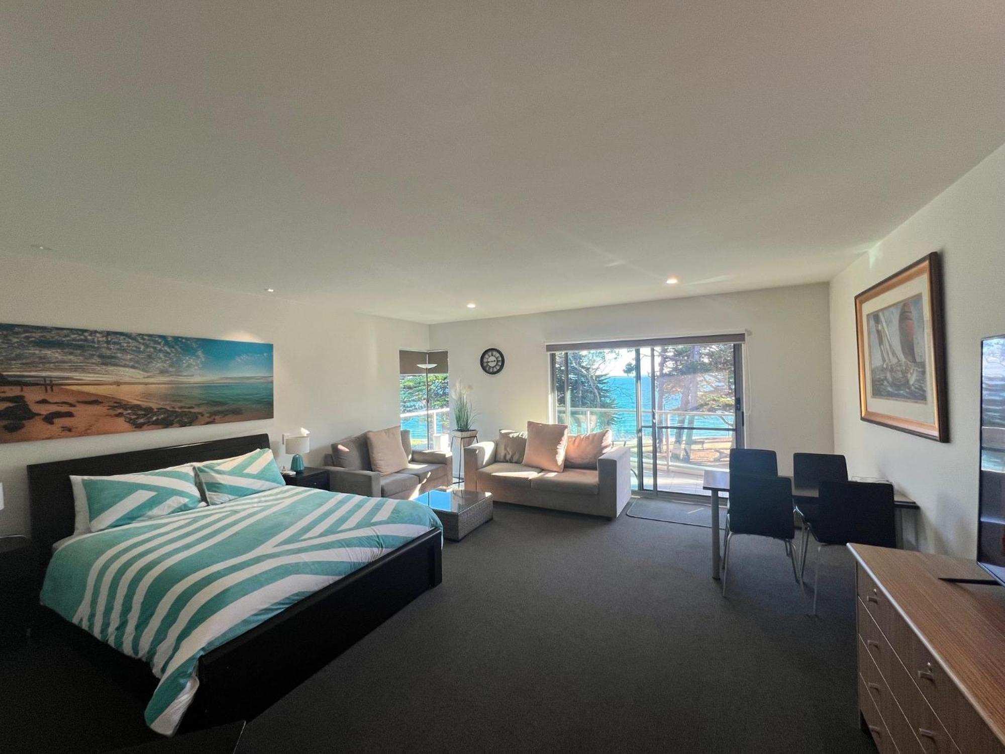 Phillip Island Holiday Apartments Кауес Екстериор снимка