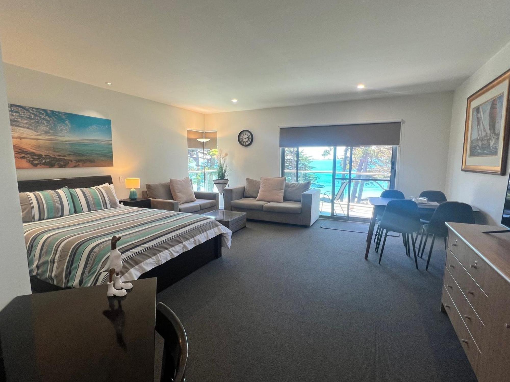 Phillip Island Holiday Apartments Кауес Екстериор снимка